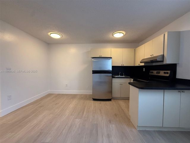 131 NW 77th St 6, Miami, FL 33150