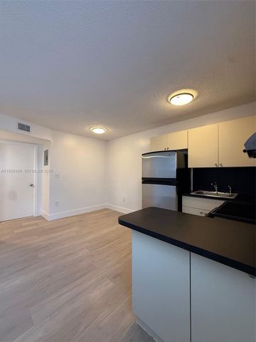 131 NW 77th St 6, Miami, FL 33150