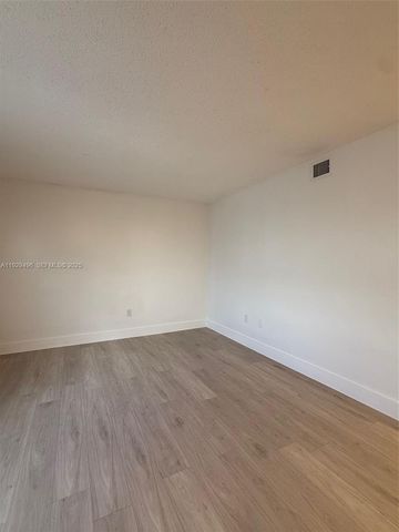 131 NW 77th St 6, Miami, FL 33150