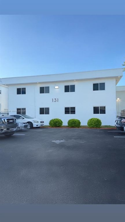 131 NW 77th St 6, Miami, FL 33150