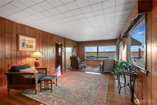 5762 Chico Way NW, Bremerton, WA 98312