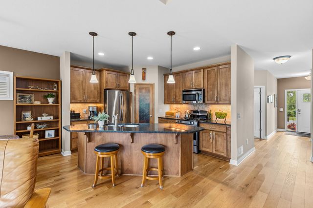 316 Wedgewood Circle, Hudson, WI 54016