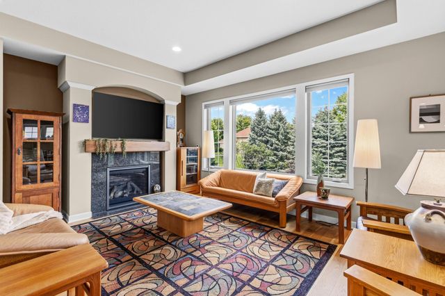 316 Wedgewood Circle, Hudson, WI 54016