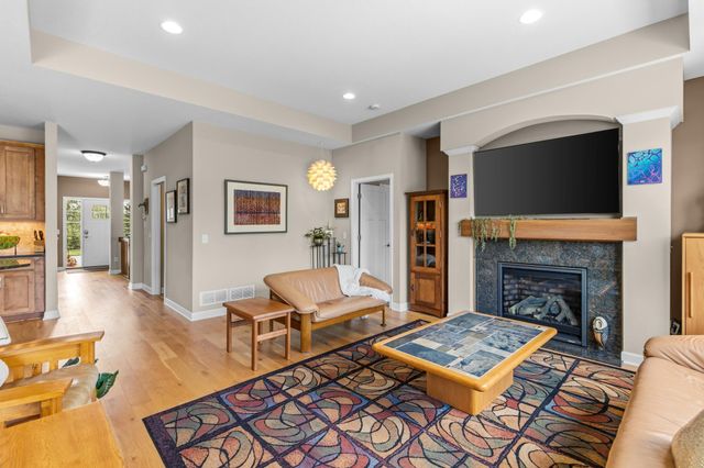 316 Wedgewood Circle, Hudson, WI 54016