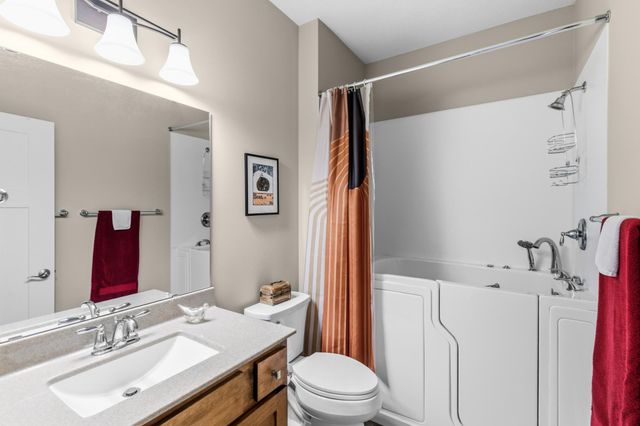 316 Wedgewood Circle, Hudson, WI 54016