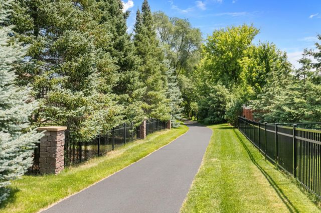 316 Wedgewood Circle, Hudson, WI 54016