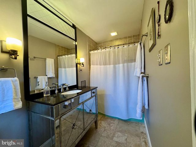 25 FARMWAY DR, Richboro, PA 18954