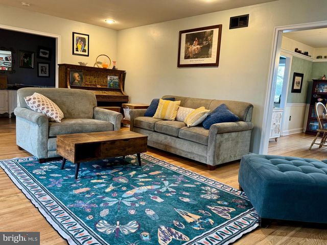 25 FARMWAY DR, Richboro, PA 18954