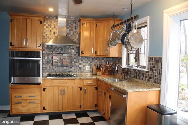 25 FARMWAY DR, Richboro, PA 18954