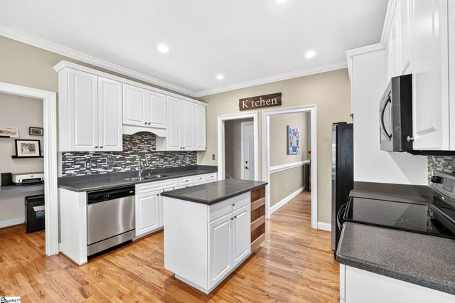 30 Belle Terre Court, Greenville, SC 29609