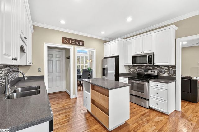 30 Belle Terre Court, Greenville, SC 29609