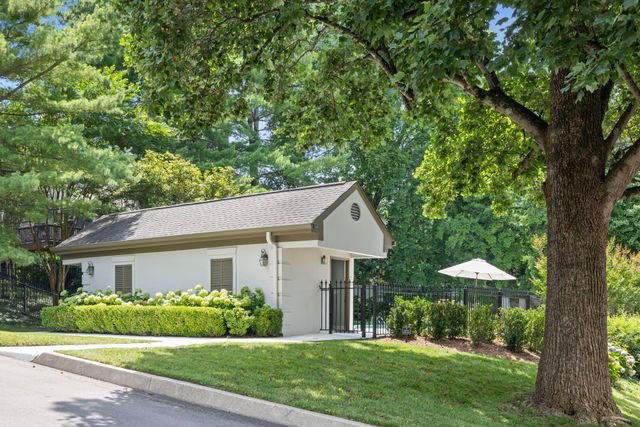 104 Brighton Close, Nashville, TN 37205