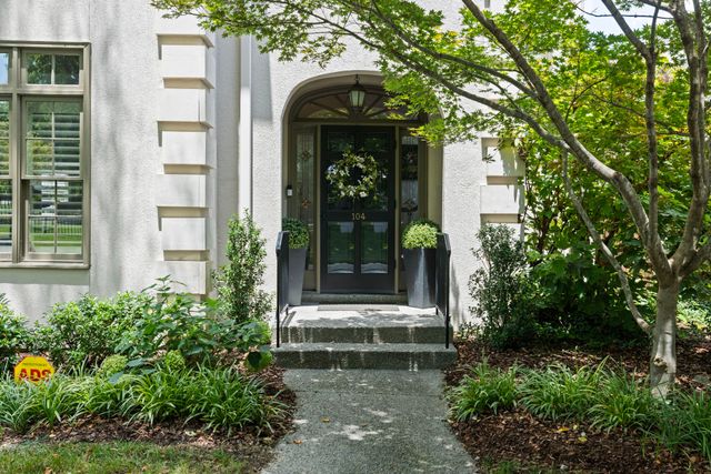 104 Brighton Close, Nashville, TN 37205