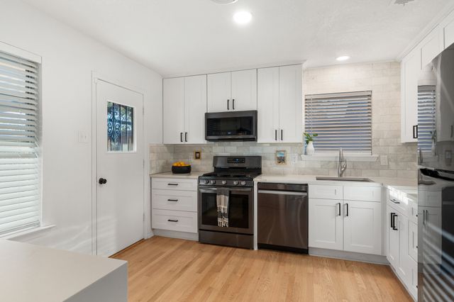 9209 Lindaro Lane, Dallas, TX 75228