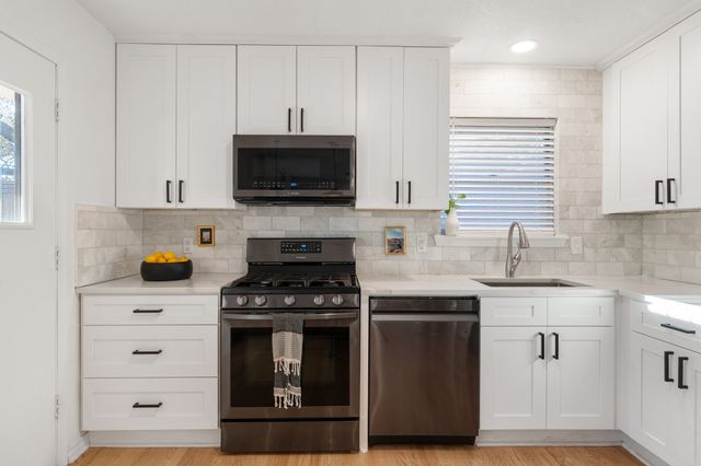 9209 Lindaro Lane, Dallas, TX 75228