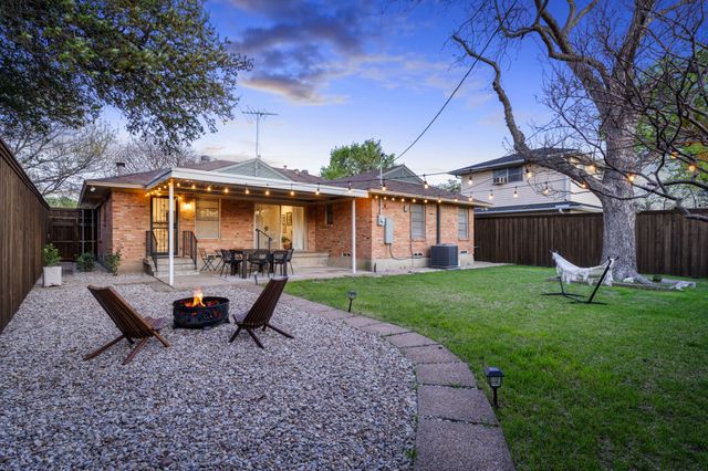 9209 Lindaro Lane, Dallas, TX 75228