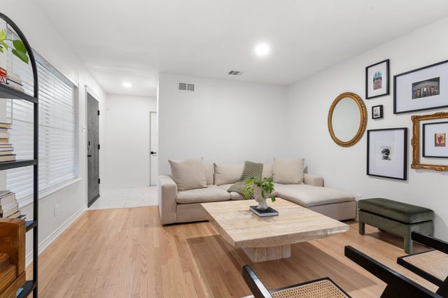 9209 Lindaro Lane, Dallas, TX 75228