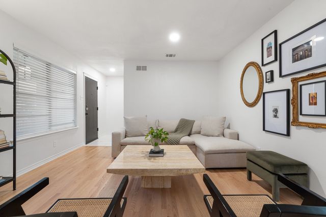 9209 Lindaro Lane, Dallas, TX 75228