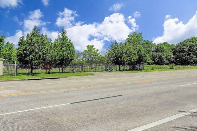 13720 Fm 1764 Road, Santa Fe, TX 77517