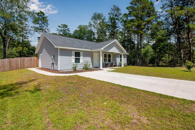43 E Crocus Avenue, Defuniak Springs, FL 32433