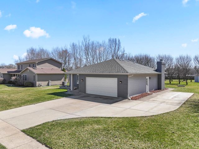 12205 Oakcrest Drive, Huntley, IL 60142