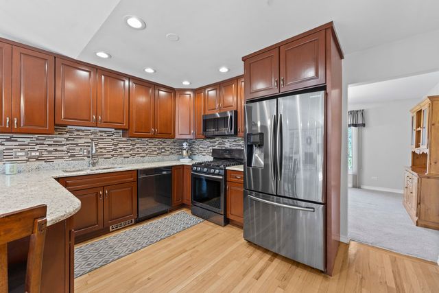 12205 Oakcrest Drive, Huntley, IL 60142