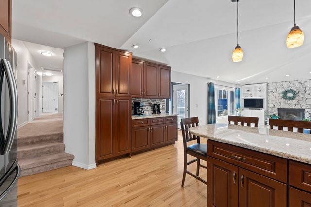 12205 Oakcrest Drive, Huntley, IL 60142