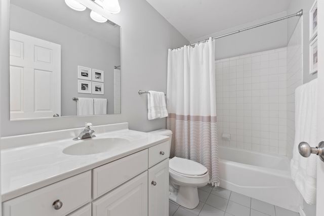 12205 Oakcrest Drive, Huntley, IL 60142