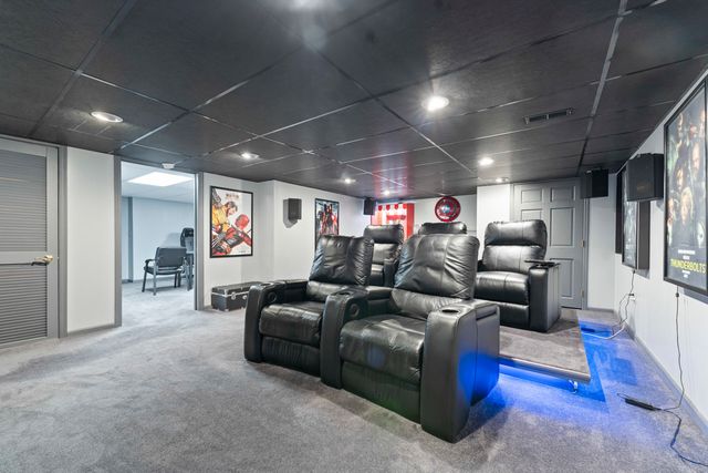 12205 Oakcrest Drive, Huntley, IL 60142