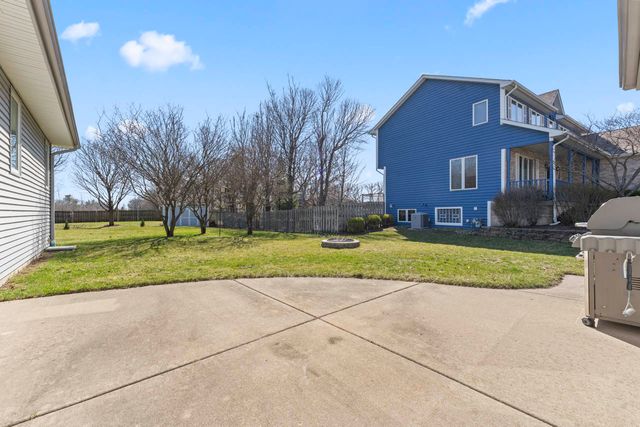 12205 Oakcrest Drive, Huntley, IL 60142