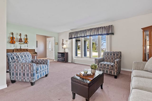 12205 Oakcrest Drive, Huntley, IL 60142