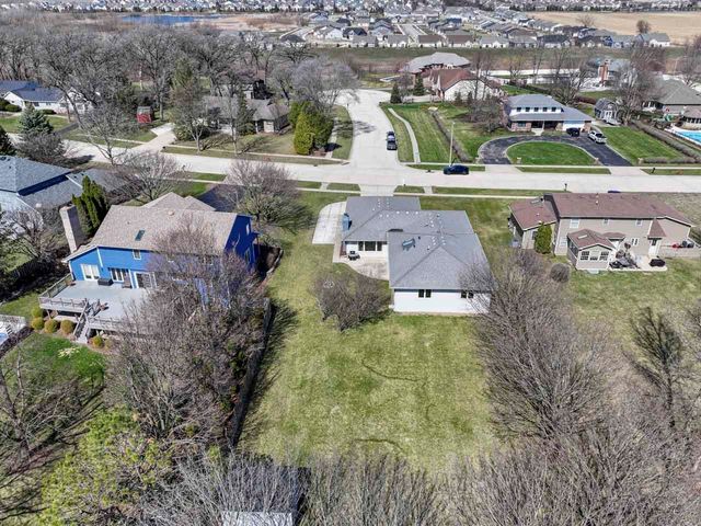 12205 Oakcrest Drive, Huntley, IL 60142