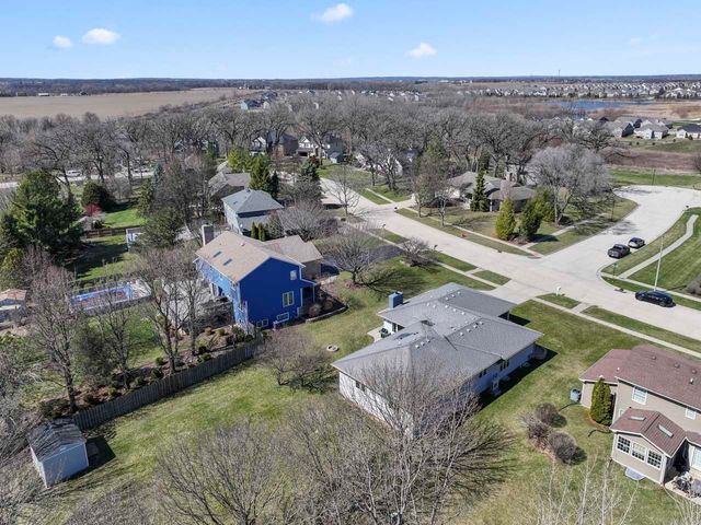 12205 Oakcrest Drive, Huntley, IL 60142