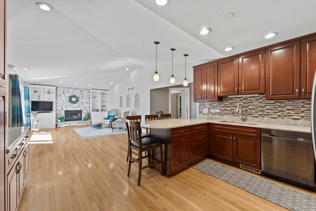 12205 Oakcrest Drive, Huntley, IL 60142