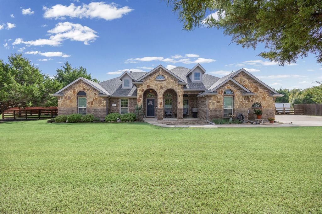 232 Becky Lane, Waxahachie, TX 75165