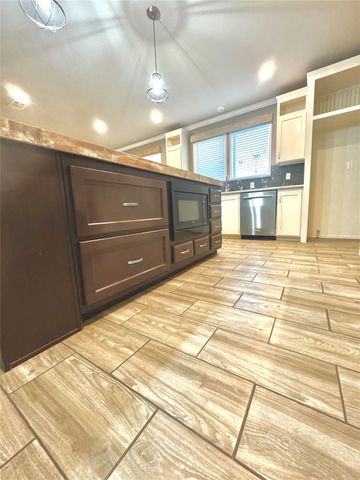 2636 E FM 532, Schulenburg, TX 78956