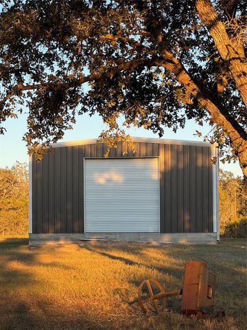 2636 E FM 532, Schulenburg, TX 78956