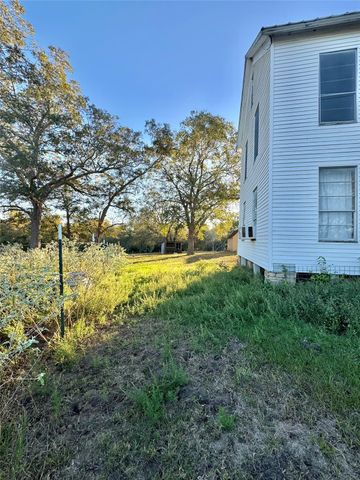 2636 E FM 532, Schulenburg, TX 78956