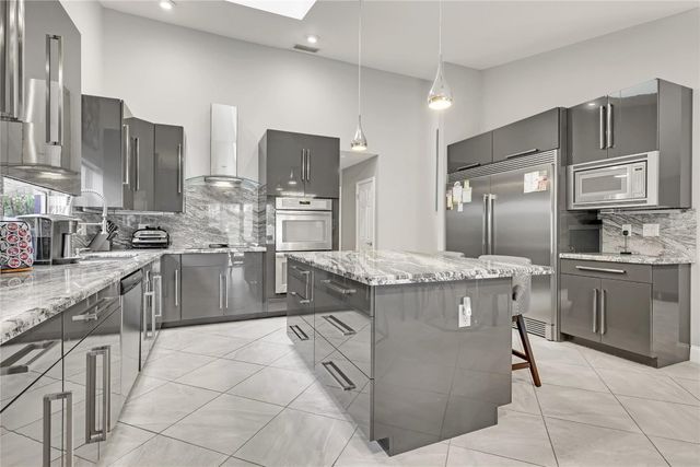 8324 NW 80th Street, Tamarac, FL 33321