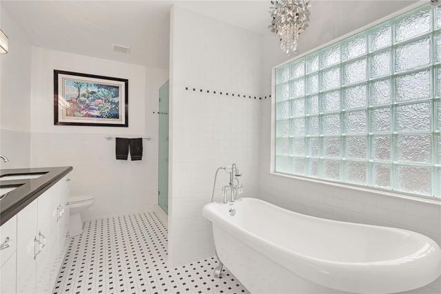 8324 NW 80th Street, Tamarac, FL 33321