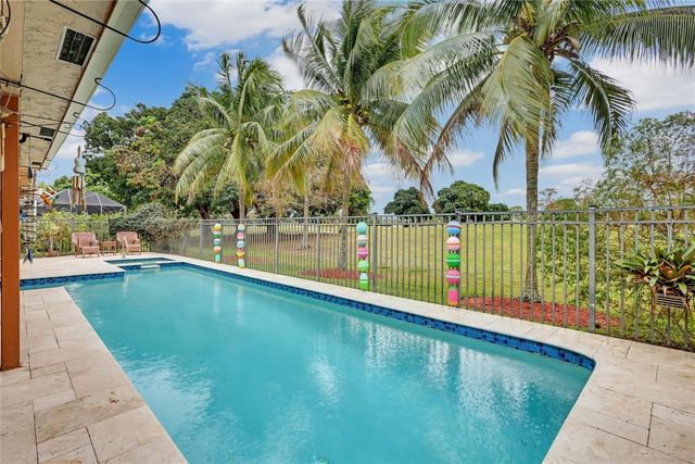 8324 NW 80th Street, Tamarac, FL 33321