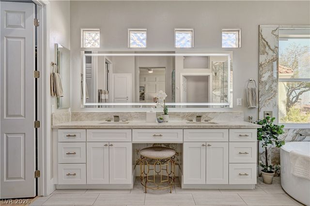 10613 Sky Meadows Avenue, Las Vegas, NV 89134