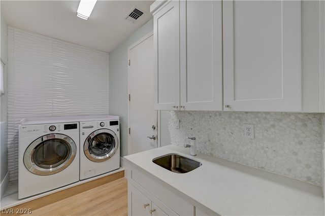 10613 Sky Meadows Avenue, Las Vegas, NV 89134