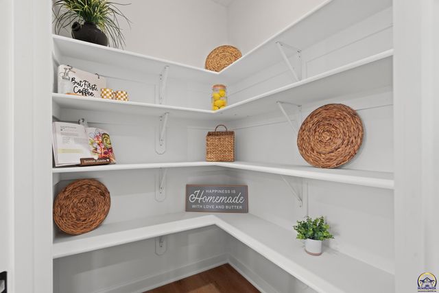 3313 SE Virgo AVE, Topeka, KS 66605