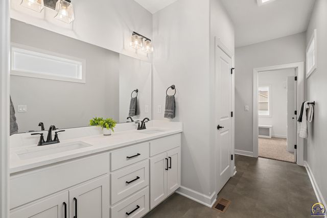 3313 SE Virgo AVE, Topeka, KS 66605