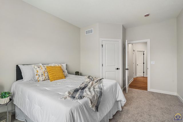 3313 SE Virgo AVE, Topeka, KS 66605