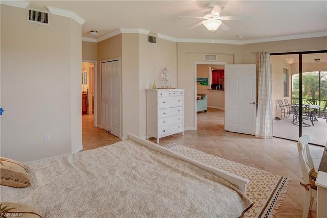 9126 Napoli CT 101, Naples, FL 34113