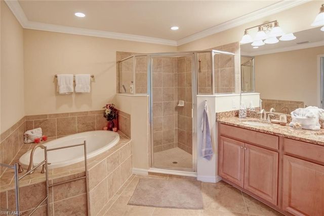 9126 Napoli CT 101, Naples, FL 34113