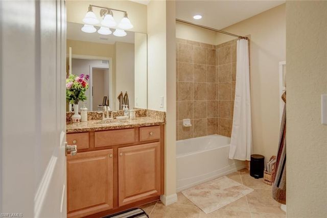 9126 Napoli CT 101, Naples, FL 34113