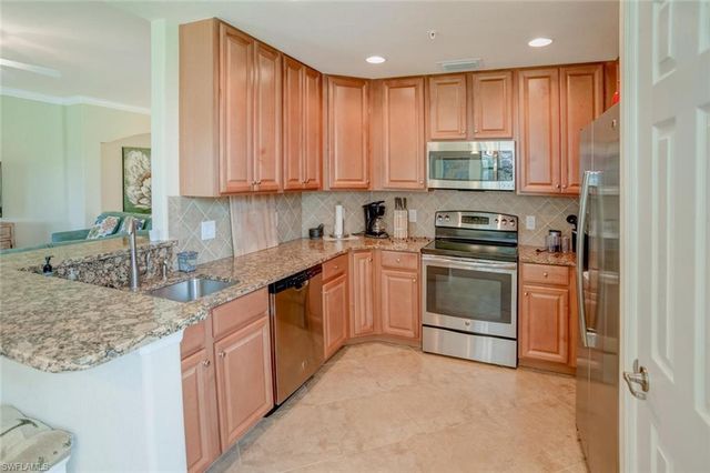 9126 Napoli CT 101, Naples, FL 34113